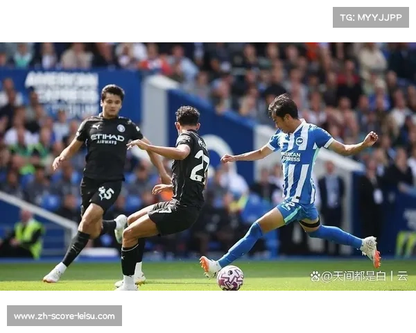 阿诺德防守压力增大，英格兰右后卫需应对曼城左路持续冲击